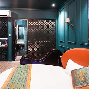 https://reddoorz-plus-near-tan-son-nhat-airport-2.hotelsvungtau.com